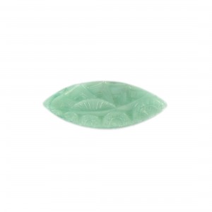 Cabochon navette à motif géométrique en relief, lune vert clair 36x14 mm