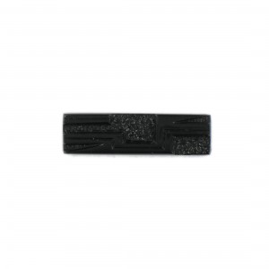 Cabochon rectangle à motifs géométriques en relief, noir 34x10 mm