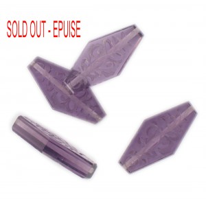 Rhomb bead with engraved arabesques on 2 faces, amethyst 28x14 mm