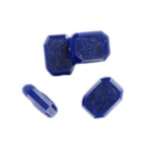 Octagonal bead with matt engraved head on 2 faces, dark sapphire 17x12 mm