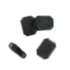 Octagonal bead with matt engraved head on 2 faces, black 17x12 mm