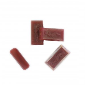 Rectangular bead with matt engraved character on 2 faces, cornelian 18x9 mm