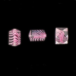 Cube with cut facets, pointed ends, crystal and rose 15x10 mm Cube with cut facets, pointed ends, crystal and rose 15x10 mm