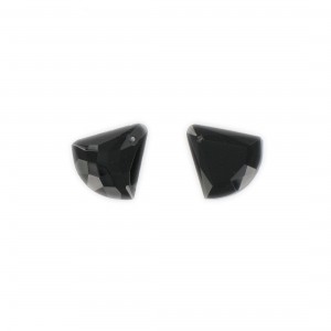 Faceted triangular pendant, black 15x15 mm