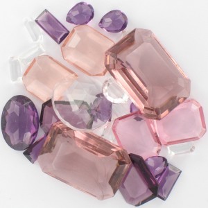Mélange de pierres, assortiment de formes et de dimensions pour décoration, cristal améthyste rose