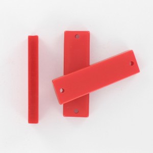 Rectangular plaque with 2 holes, red 35x10 mm
