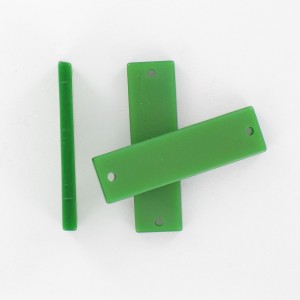 Plaque rectangulaire avec 2 trous, vert 35x10 mm