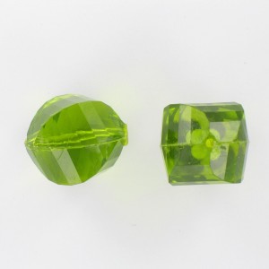 Twisted faceted bead, green 22 mm