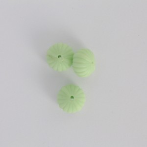 Pumpkin, pale green 12x8 mm