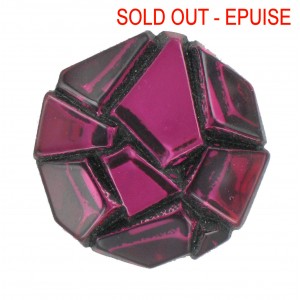 Cabochon with facets, fuchsia-black, 30 mm