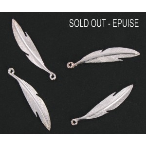 silver plated feather pendant 37 mm