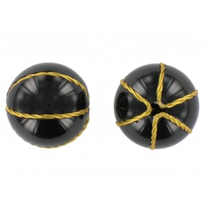 Black round bead encircled with gilt metal thread, 28mm