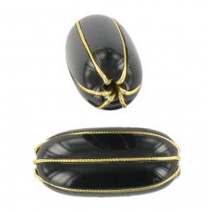 Black olive encircled with gilt metal thread 30x14 mm