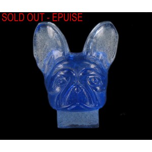 Glass head of dog with flat foiled back, sapphire 42x25 mm